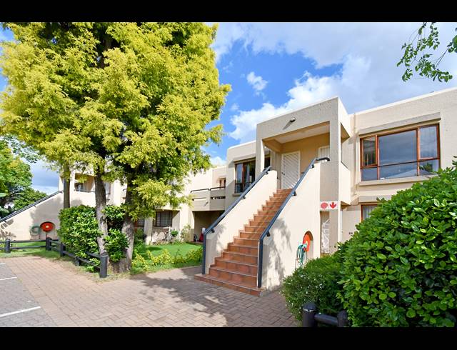 2 BEDROOM APARTMENT FOR SALE IN MAGALIESSIG